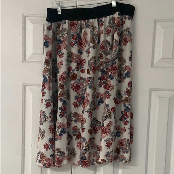 Lularoe Lola skirt - Picture 1 of 3